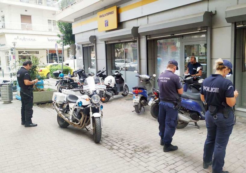 Βέροια: «Βροχή» τα γραψίματα από την Αστυνομία - Στην Κουλούρα έπεσε 10χίλιαρο σε κατάστημα που βρέθηκε ανοιχτό μετά τα μεσάνυχτα