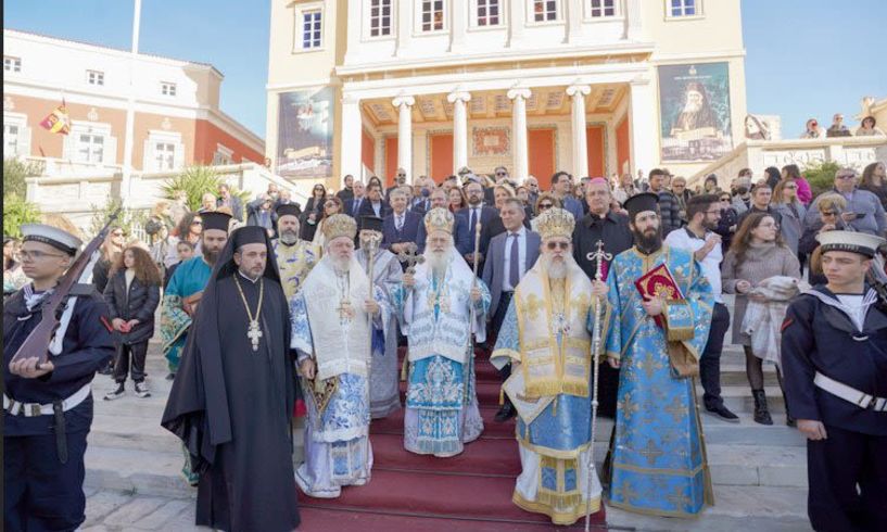 Με λαμπρότητα η εορτή του Αγίου Νικολάου στην Αρχόντισσα των Κυκλάδων, προεξάρχοντος του Μητροπολίτη κ. Παντελεήμονα