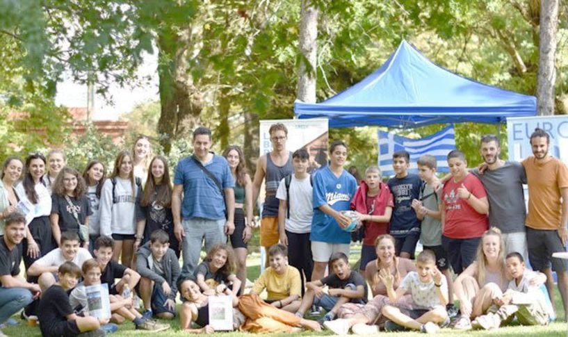 Πολύ πετυχημένη η δράση Erasmus+ στη Νάουσα!  Μια ανθρώπινη βιβλιοθήκη με νέους από όλη την Ευρώπη.