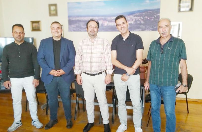 ΣΥΛΛΟΓΟΣ ΠΟΛΥΤΕΚΝΩΝ ΜΕ 3 ΠΑΙΔΙΑ Ν. ΗΜΑΘΙΑΣ Ξεκίνησαν δράσεις αναμόρφωσης και λειτουργίας - Συνάντηση με τον Δήμαρχο Βέροιας