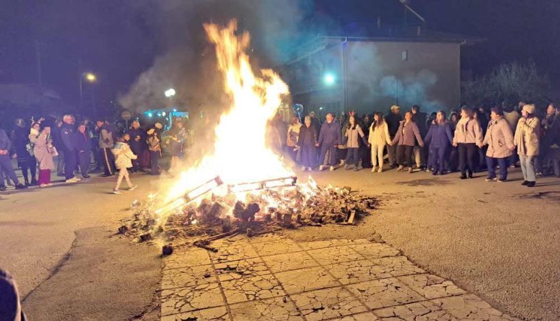 ΠΟΛΙΤΙΣΤΙΚΟΣ ΣΥΛΛΟΓΟΣ ΔΙΑΒΑΤΟΥ  ΧΡΙΣΤΟΥΓΕΝΝΙΑΤΙΚΗ ΓΙΟΡΤΗ – ΑΝΑΜΜΑ ΔΕΝΤΡΟΥ
