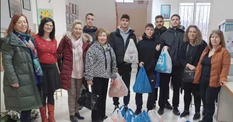 Το 1ο ΓΕΛ και το 6ο Δημοτικό Σχολείο Βέροιας,  στο πλευρό της Φιλοπτώχου
