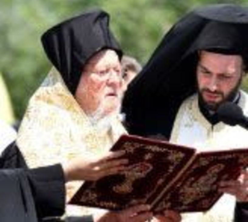 Στον τόπο του σιδηροδρομικού δυστυχήματος στα Τέμπη  ο Οικουμενικός Πατριάρχης