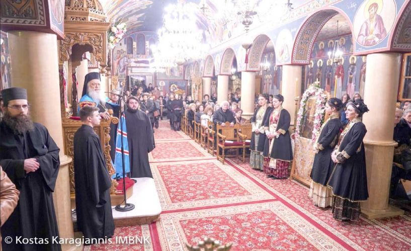 Στον εσπερινό της Υπαπαντής, βεροιώτισσες  του Λυκείου Ελληνίδων