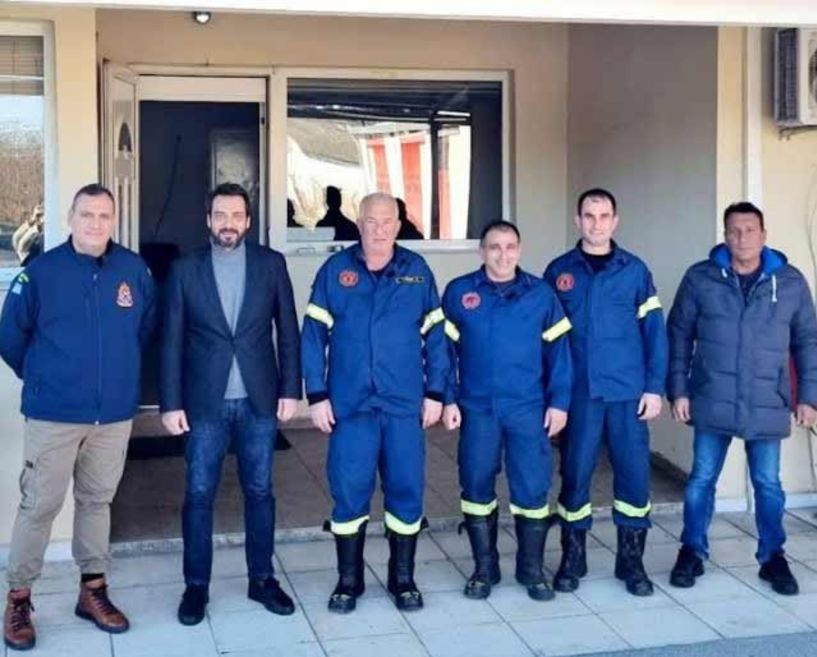 Στην Πυροσβεστική Αλεξάνδρειας και στην τοπική Αγορά ο Τάσος Μπαρτζώκας, για ευχές σε ένστολους και πολίτες