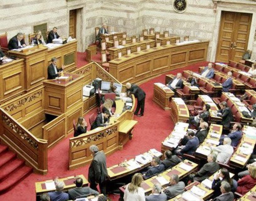 Επανήλθαν 20 βουλευτές του ΣΥΡΙΖΑ για να ξαναψηφίσουν το πολυνομοσχέδιο 