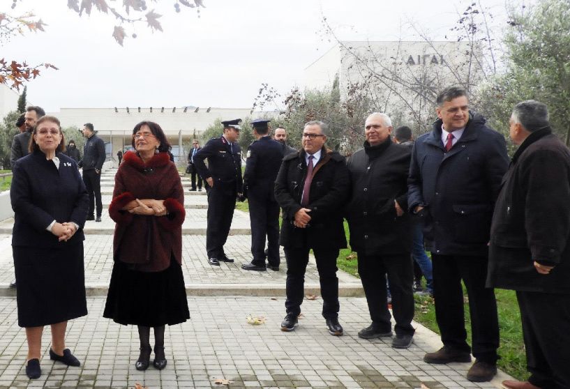 Σύντομη συνάντηση Μητσοτάκη - Κουτσουπιά έξω από το Μουσείο…