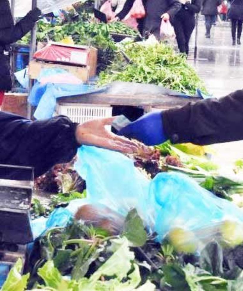 Με λιγότερο κόσμο χθες στη λαϊκή της Βέροιας, αλλά και pos!