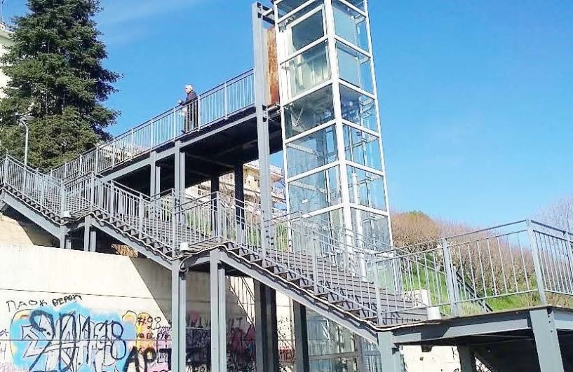 Προσέχουμε… για να έχουμε ασανσέρ  και κυλιόμενο διάδρομο στην Ελιά