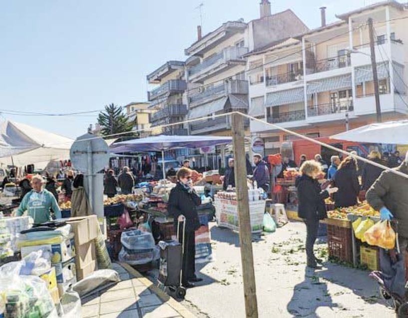 Λιγότερος κόσμος στη λαϊκή, αλλά κόσμος  και μάλιστα ηλικιωμένοι! Είμαστε καλά;