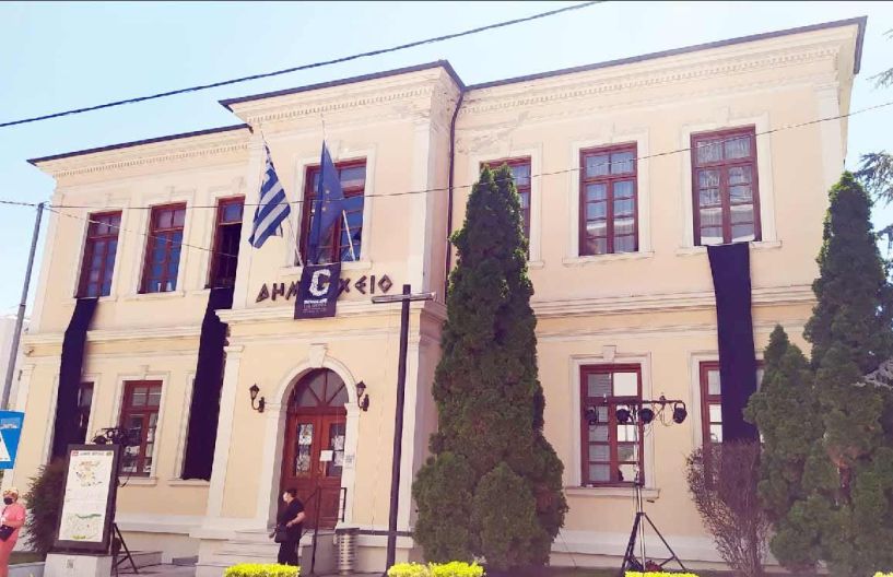 Στα μαύρα χθες το δημαρχείο Βέροιας για την Γενοκτονία του  Ποντιακού Ελληνισμού