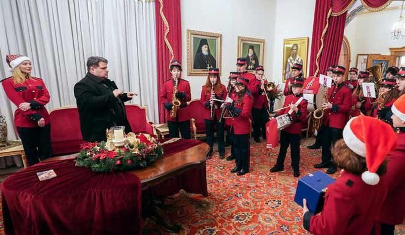 Μικρούς και μεγάλους καλαντιστές δέχθηκε  ο Μητροπολίτης Βεροίας