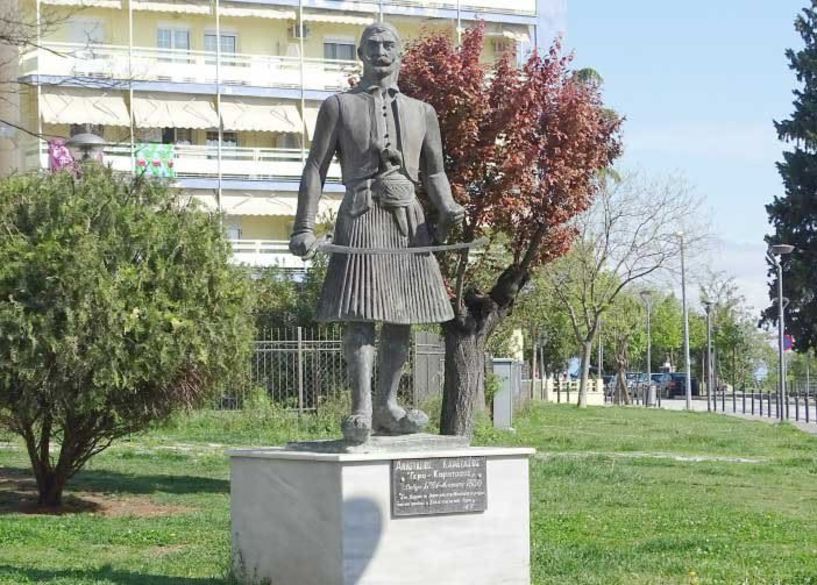 Να ονομάσουμε Πλατεία Καρατάσου την «ανοιχτοσιά» στους Αγ. Αναργύρους;;;