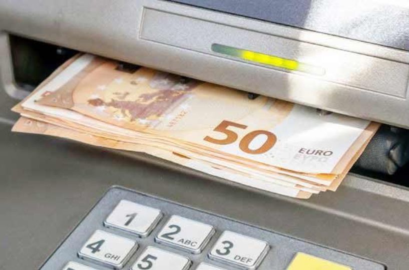 Στα ΑΤΜ αγρότες και κτηνοτρόφοι  για την είσπραξη ενισχύσεων