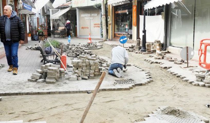 Οπτικές ίνες στον εμπορικό πεζόδρομο της Βέροιας