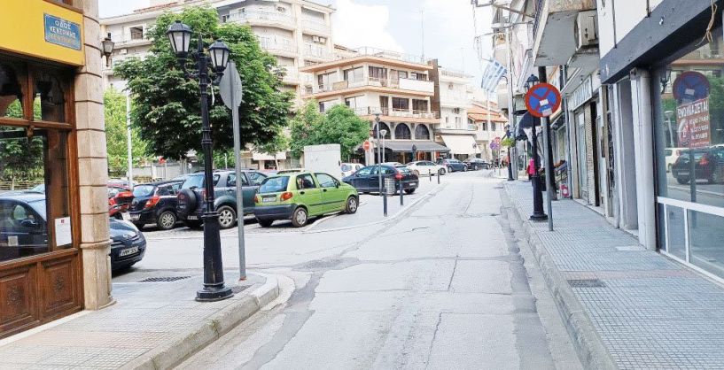 Παραλίγο σοβαρό ατύχημα στο κέντρο της Βέροιας λόγω έλλειψης σήμανσης!
