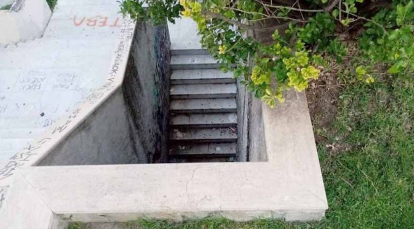 Βέροια: 13χρονη έπεσε από μεγάλο ύψος, ενώ έπαιζε στην πλατεία Δημαρχείου (εικόνες)