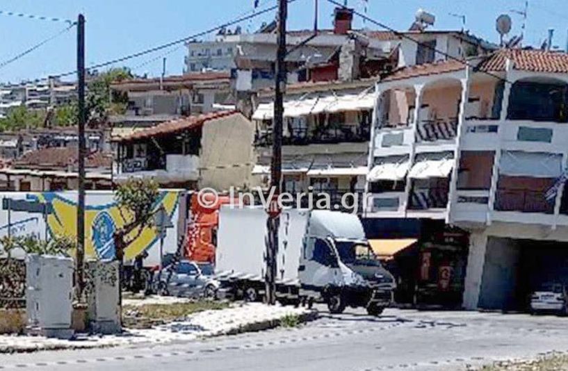 Τροχαίο χθες έξω από την Πυροσβεστική Βέροιας στη Λ. Στρατού