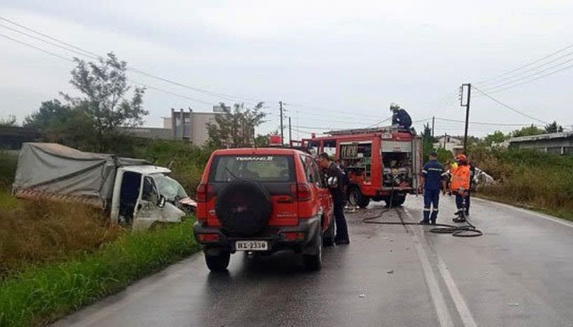 Σφοδρή σύγκρουση οχημάτων, στο νοσοκομείο οι δυο οδηγοί