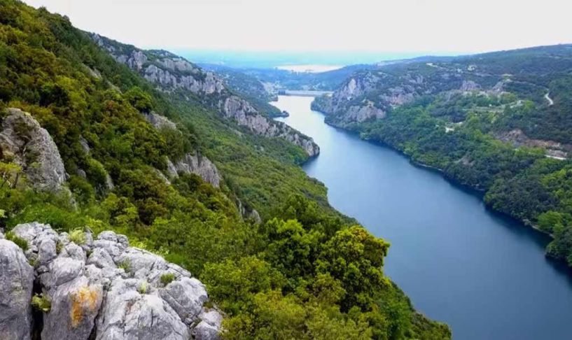 Ανάμεσα στα Πιέρια και το Βέρμιο… Ταπεινώνοντας μυθικούς θεούς και την ιστορία!!! *Του Πάρη Παπακανάκη