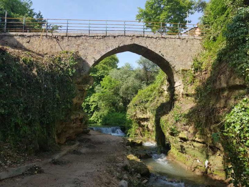 Οπτική ανάδειξη της Γέφυρας Καραχμέτ  μετά τον καθαρισμό βλάστησης