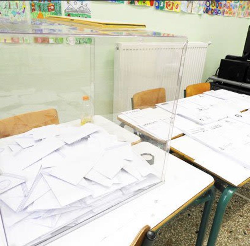 Μόνο το ψηφοδέλτιο  στον φάκελο…  ΔΕΝ βάζουμε σταυρό