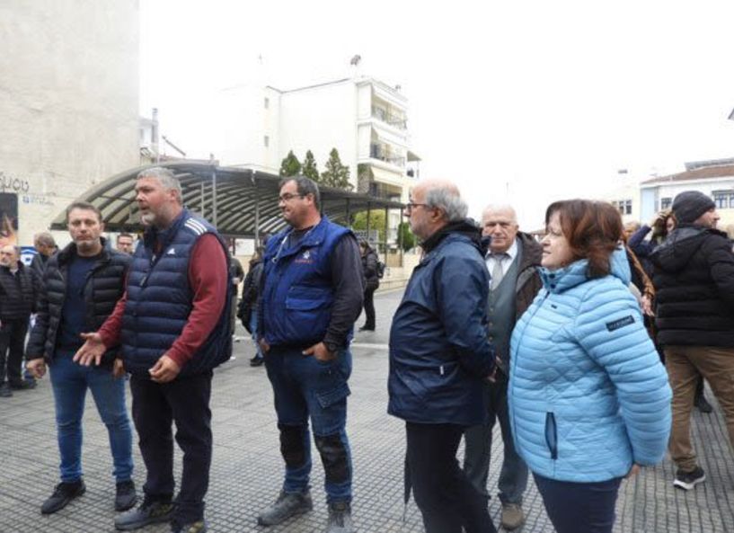 Ελεύθεροι επαγγελματίες, αυτοαπασχολούμενοι και έμποροι ζητούν την απόσυρση του φορολογικού νομοσχεδίου