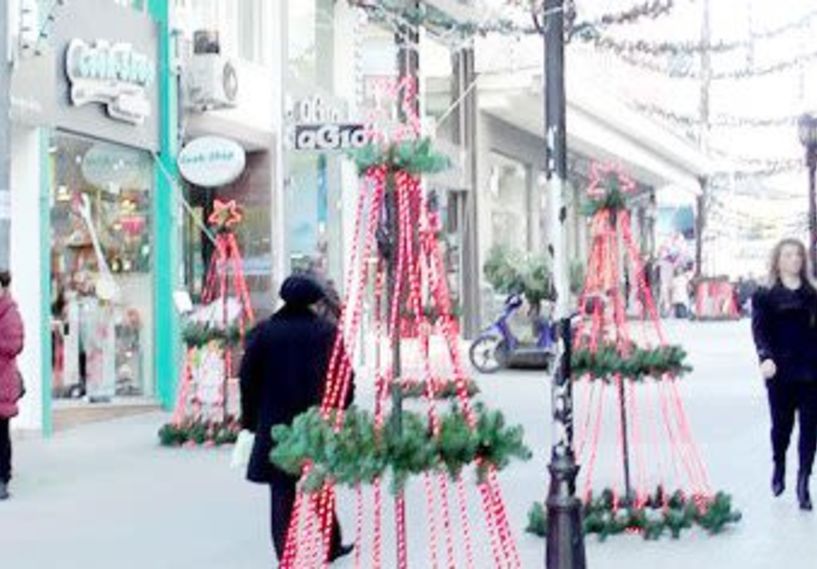 Μεγάλη η κίνηση στην Αγορά αλλά… χωρίς σακούλες