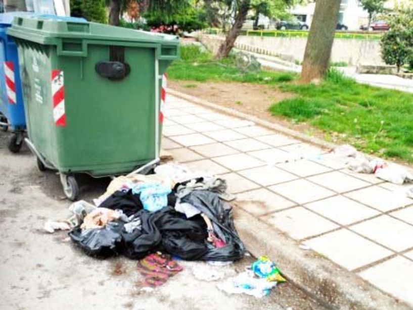 Εθελοντές για την καθαριότητα: “Πιστεύει κανείς πως τα σκουπίδια στην πόλη οφείλονται μόνο στην  υπηρεσία καθαριότητας;”
