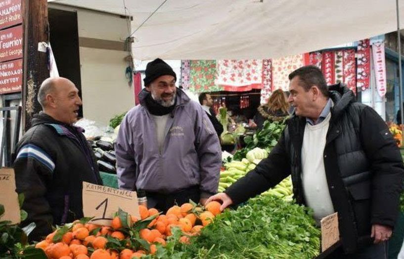 Ευχές με παραγωγούς, με προέδρους των σωματείων τους και με τον κόσμο, αντάλλαξε χθες στη Λαϊκή της Βέροιας ο Κ. Καλαϊτζίδης
