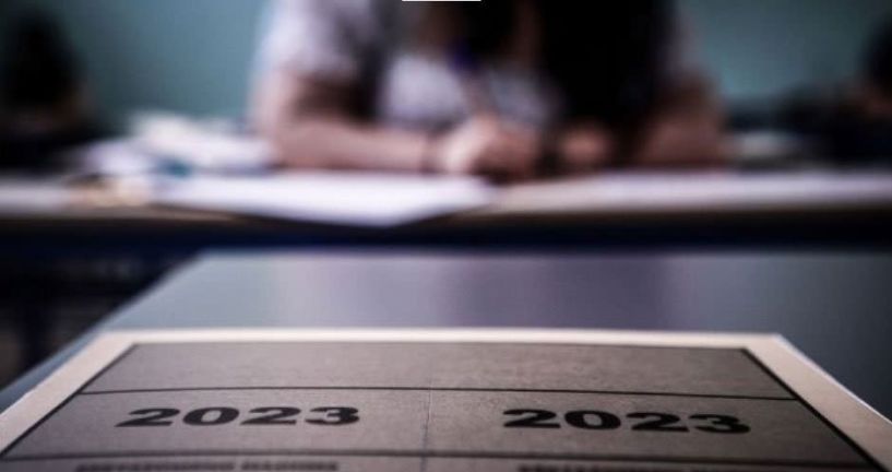 Πανελλαδικές 2023: Τα στατιστικά των φετινών εξετάσεων – Ποια μαθήματα δυσκόλεψαν τους υποψηφίους – Πόσοι έγραψαν κάτω από τη βάση
