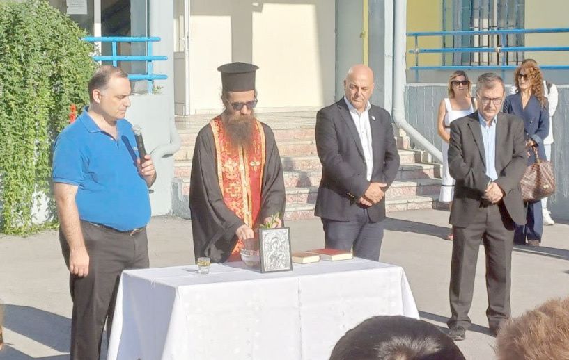 Ευχές από τον βουλευτή Βασίλη Κοτίδη, στον αγιασμό του σχολείου ειδικής αγωγής Βέροιας