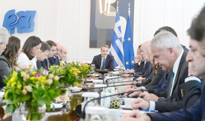 «Εγρήγορση του κυβερνητικού έργου» ζήτησε ο Μητσοτάκης από το  Υπουργικό Συμβούλιο, με φόντο τη νέα πολιτική σύγκρουση για τα Τέμπη -Η Δικαιοσύνη είναι αυτή που θα κρίνει και θα αποφασίσει, τόνισε