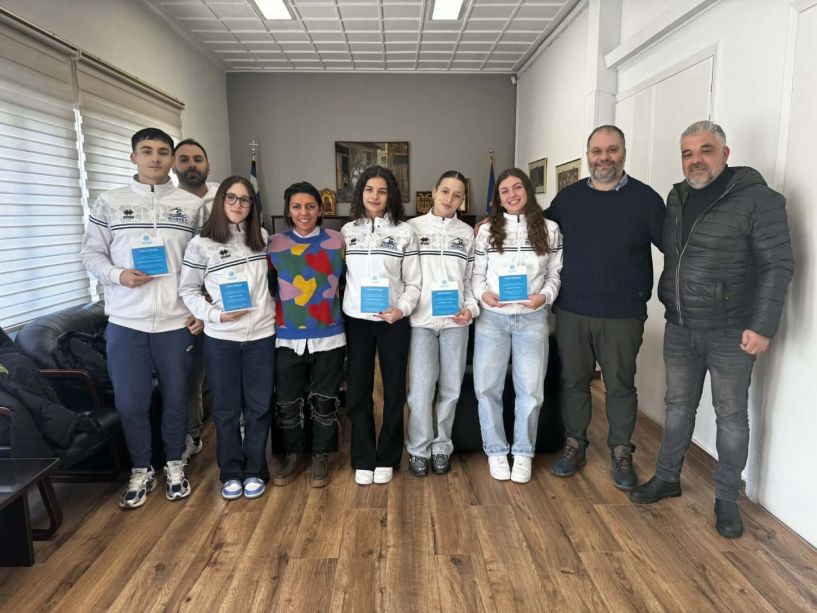 Ο Δήμαρχος Νάουσας βράβευσε τους διακριθέντες αθλητές της 