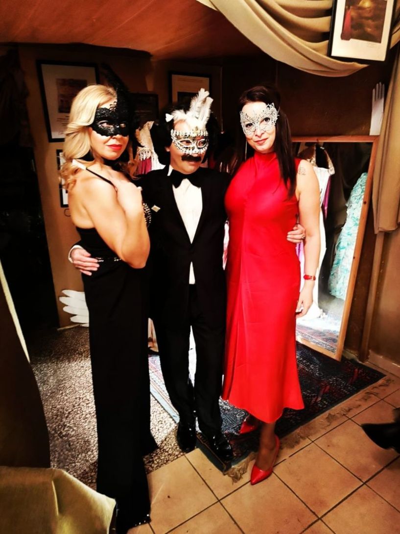 Masqué Salon Μια σκηνογραφημένη ιδιωτική βραδιά όπερας στο ατελιέ του Τάσου Πρωτοψάλτου