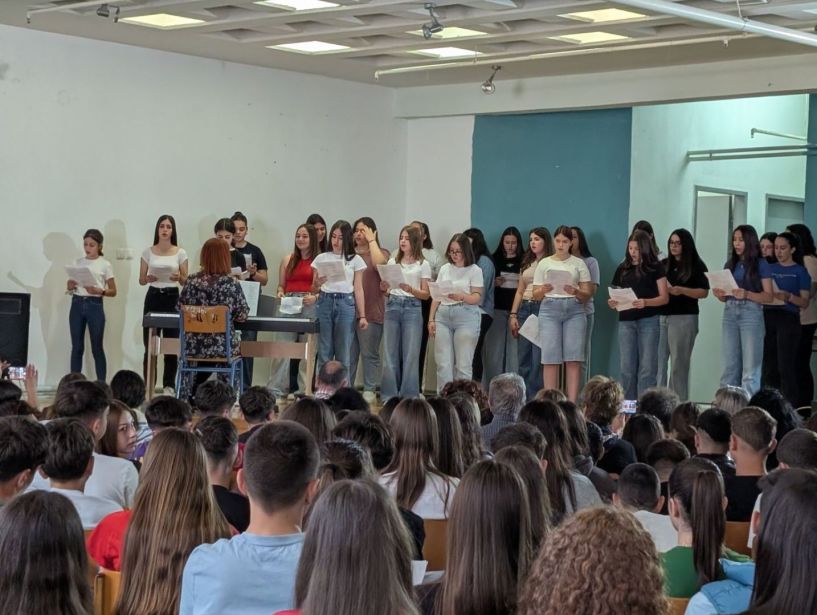 6ο Γυμνάσιο Βέροιας: «Με τα φτερά της μουσικής και του χορού»