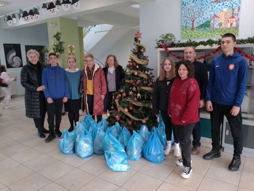 Χριστουγεννιάτικη προσφορά αγάπης από το 6ο Γυμνάσιο Βέροιας
