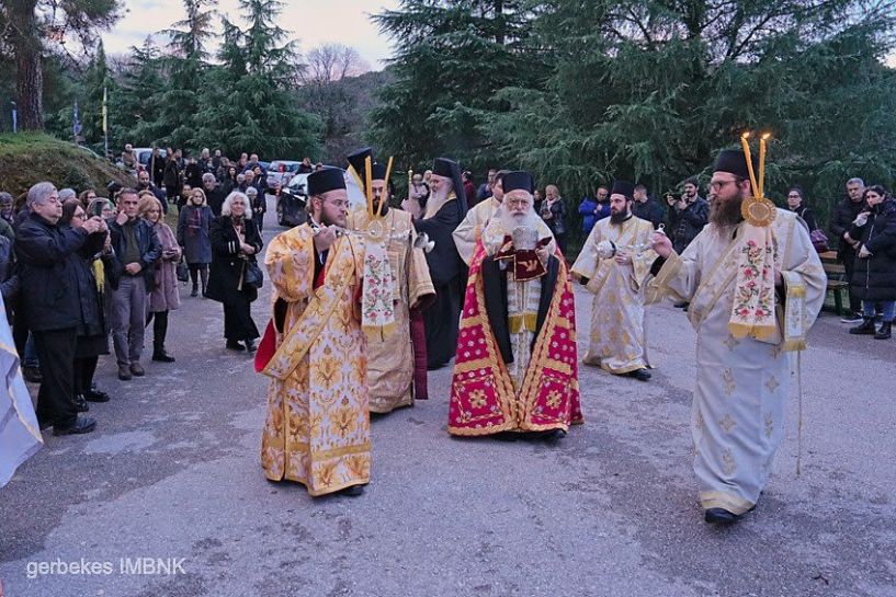 Η Παναγία Δοβρά υποδέχθηκε την Τιμία Κάρα της Αγίας Υπομονής
