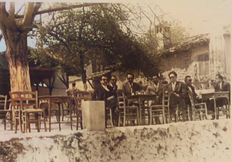 ΜεΜιαΜατια  Στο «μπαλκόνι» του παλιού καφενείου Ζάππειο